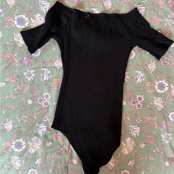 NWOT Aritzia Wilfred Black Short Sleeve Bodysuit - Picture 5 of 5